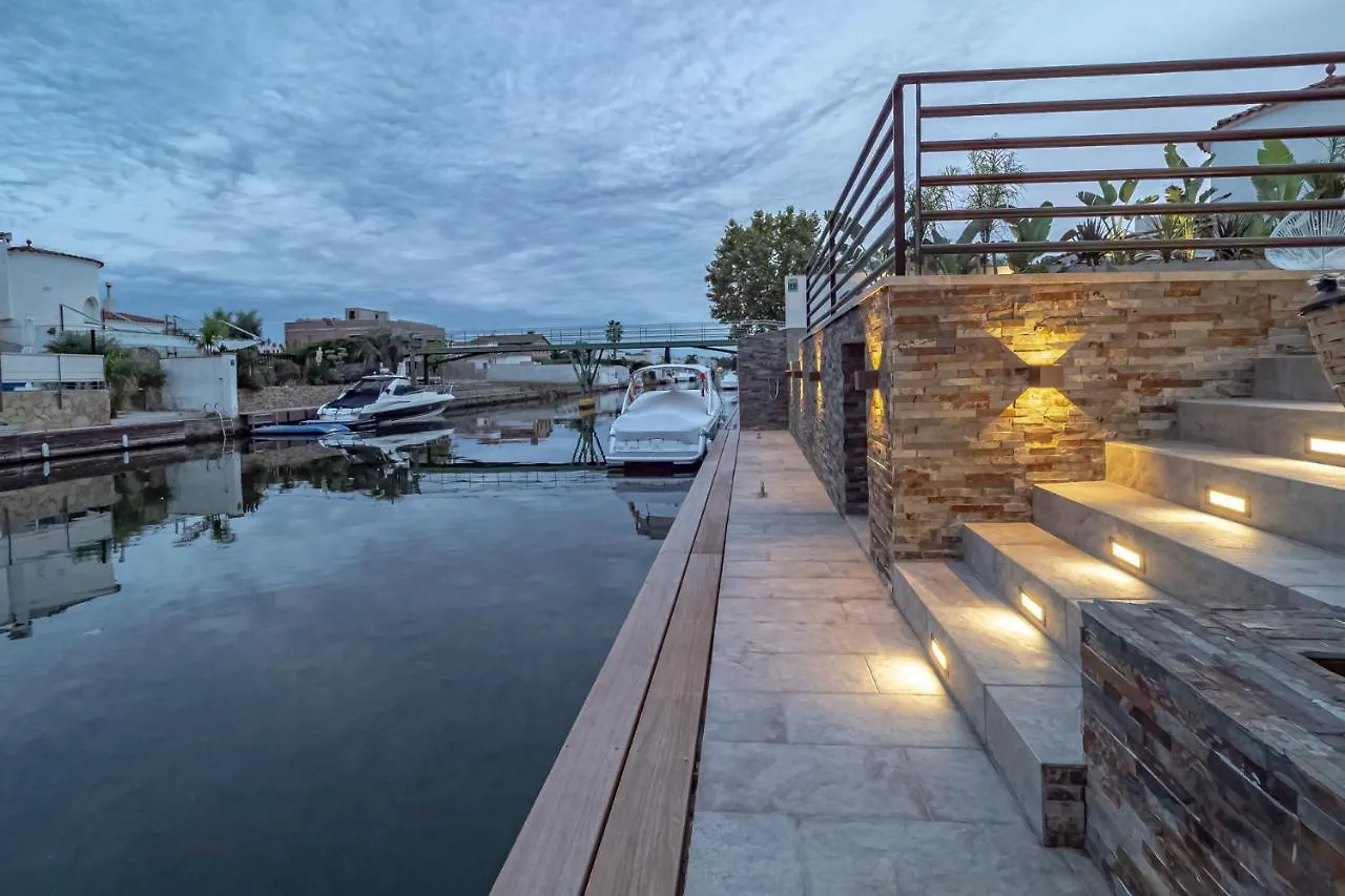 Villa N15 En Plein Coeur De La Marina, Proche De Rosas, Costa Brava Empuriabrava