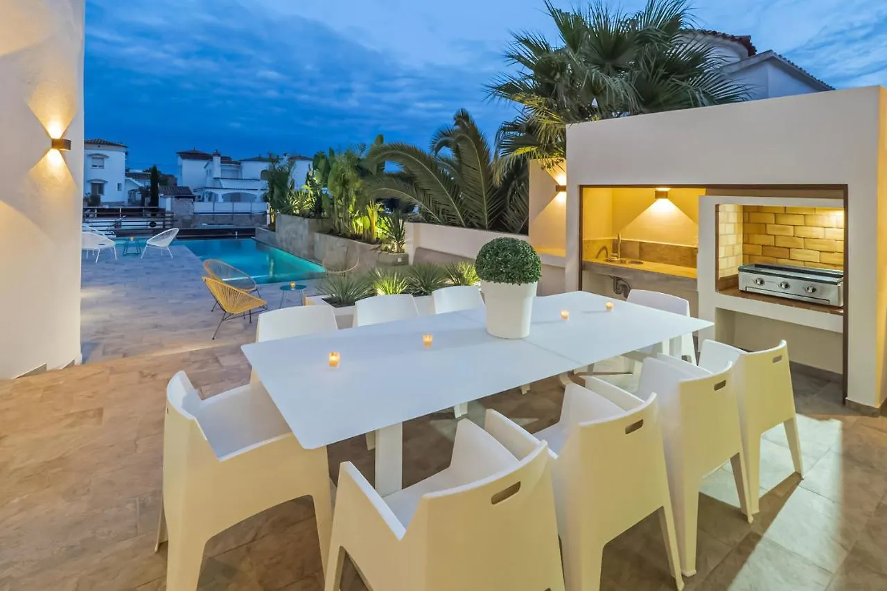 Villa N15 En Plein Coeur De La Marina, Proche De Rosas, Costa Brava Empuriabrava 0*,