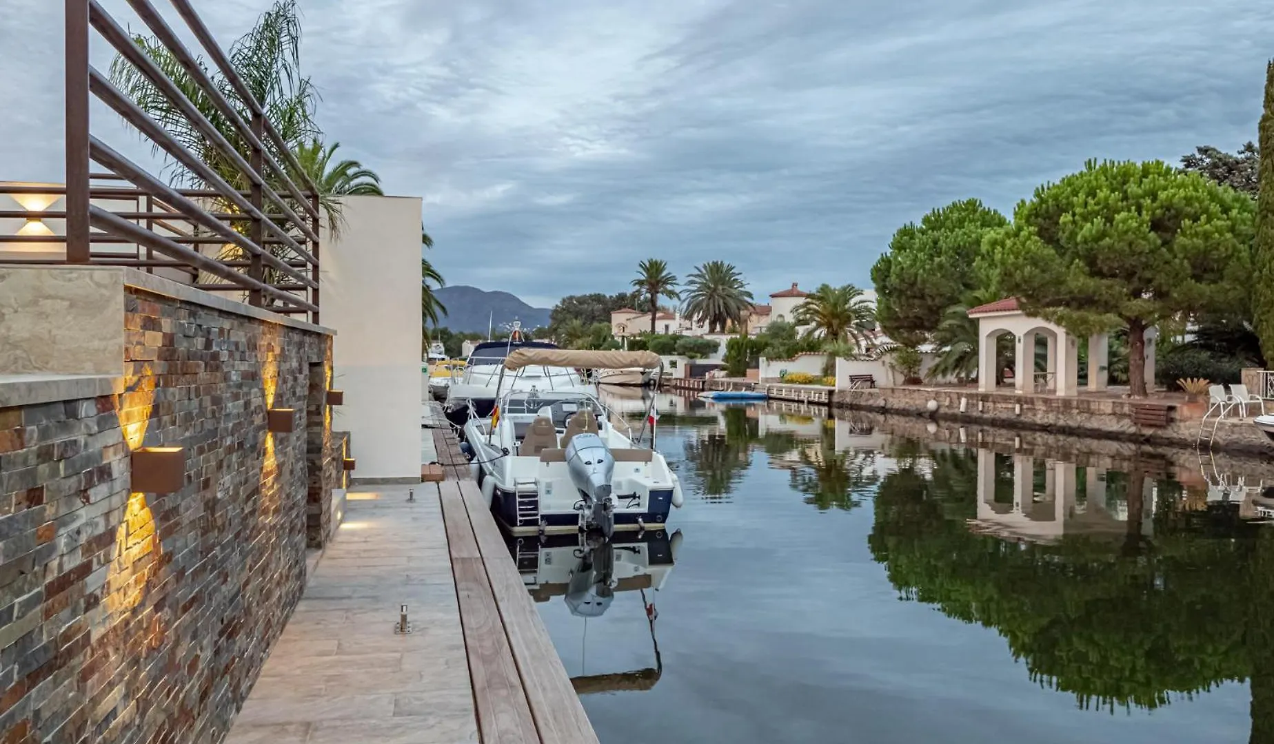 Villa N15 En Plein Coeur De La Marina, Proche De Rosas, Costa Brava Empuriabrava 0*,  Spain